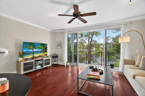 1685 42nd Sq #101, Vero Beach, FL 32960
