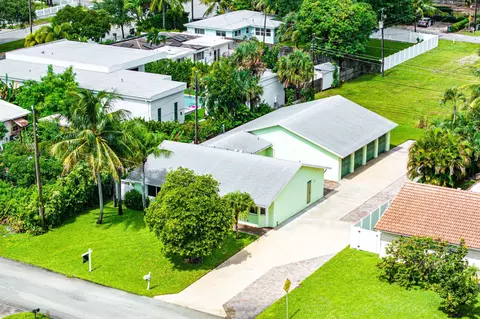 165 NW 8th St, Boca Raton, FL 33432