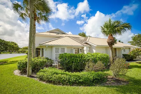 5611 SE Foxcross Pl #5611, Stuart, FL 34997