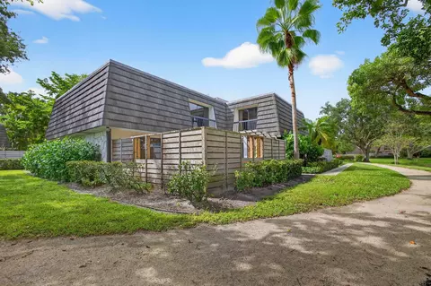 411 4th Ter, Palm Beach Gardens, FL 33418