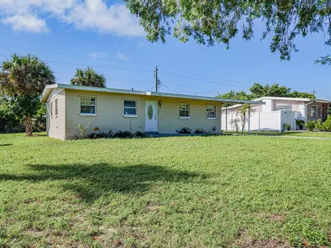 563 4th Pl SW, Vero Beach, FL 32962