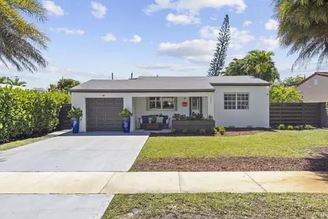 297 Minola Dr, Miami Springs, FL 33166
