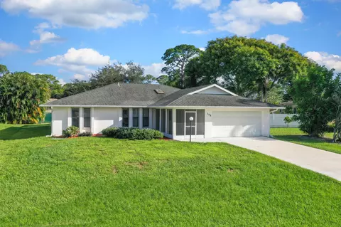 208 NE Sagamore Ter, Port Saint Lucie, FL 34983