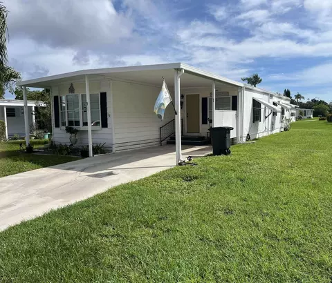 15 La Costa Ln, Port Saint Lucie, FL 34952