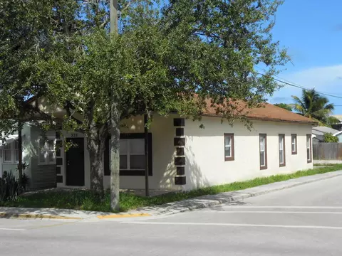 332 S E St, Lake Worth Beach, FL 33460