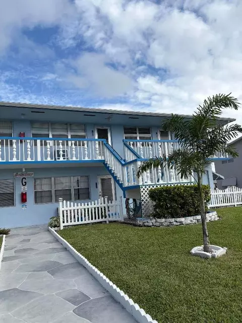 168 Salisbury G, West Palm Beach, FL 33417