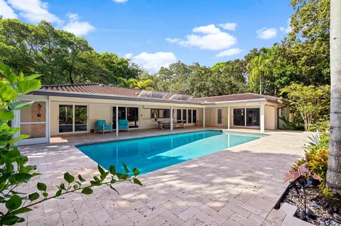 801 Alamanda St, Boca Raton, FL 33486