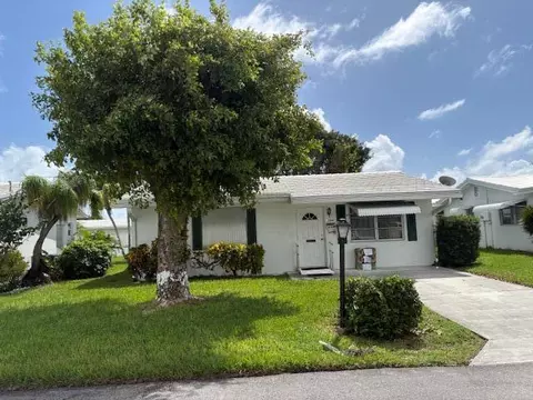 1104 N Leisure S, Boynton Beach, FL 33426