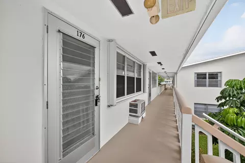 176 Windsor H, West Palm Beach, FL 33417