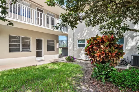 13 Lake Vista Trl #105, Port Saint Lucie, FL 34952