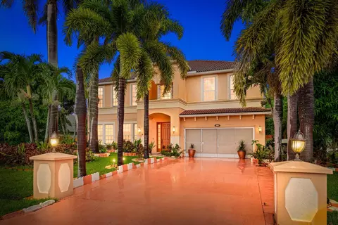 565 SW Halden Ave, Port Saint Lucie, FL 34953