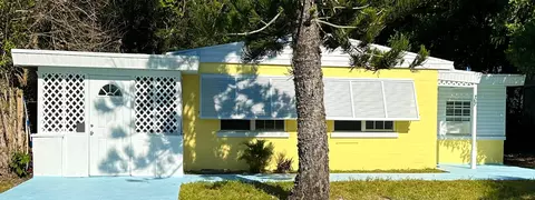 320 7th SW, Vero Beach, FL 32962