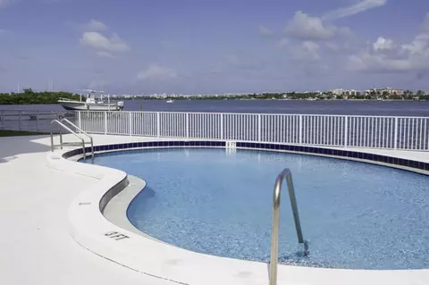 301 Croton Ave #202, Lantana, FL 33462