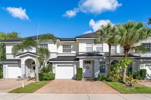 4443 Regal Ct, Delray Beach, FL 33445