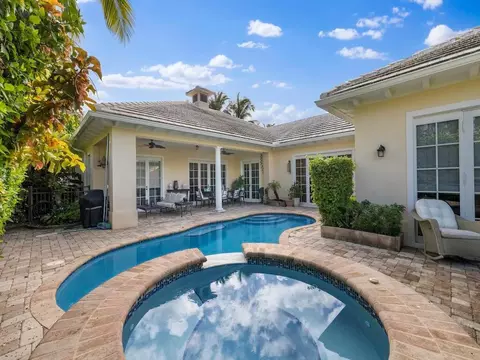 6585 Martinique Way, Vero Beach, FL 32967
