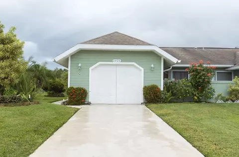 1421 SE Larkwood Cir, Port Saint Lucie, FL 34952