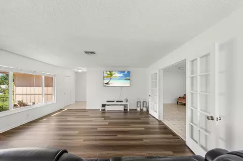357 NW Hogan St, Port Saint Lucie, FL 34983