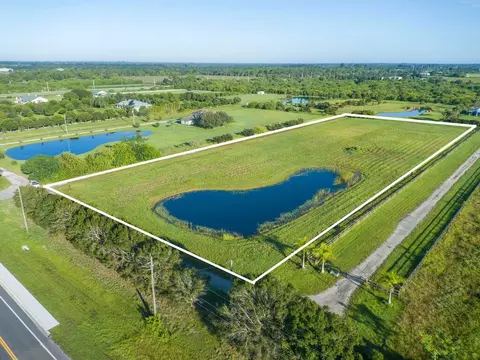 6390 69th St, Vero Beach, FL 32967