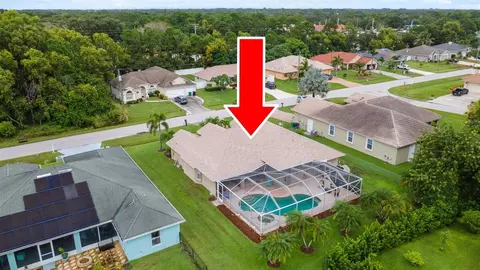 6482 NW Regal Cir, Port Saint Lucie, FL 34983