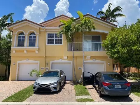3255 Scarletta Dr, Riviera Beach, FL 33404