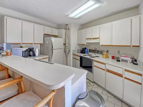 62 Springdale Cir, Palm Springs, FL 33461