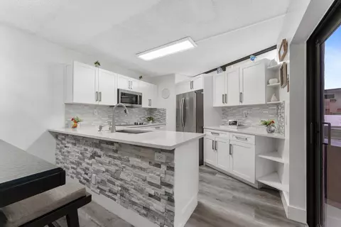 3807 Victoria Dr NE #3807, West Palm Beach, FL 33406