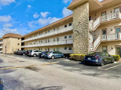 5181 W Oakland Park #212, Lauderdale Lakes, FL 33313