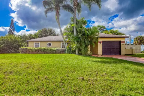 698 SW Todd Ave, Port Saint Lucie, FL 34983