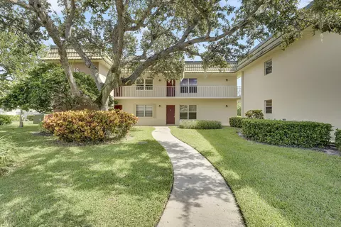 16 Vista Gdns #106, Vero Beach, FL 32962