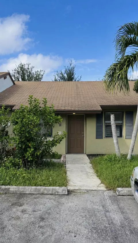 2345 N 2nd Ave N #11, Lake Worth, FL 33461
