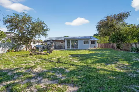 Exterior - 5095 SE Manatee Ter, Stuart, FL 34997 photo 6 of 15