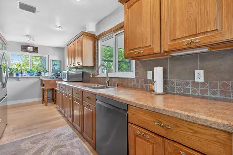 Kitchen - 5095 SE Manatee Ter, Stuart, FL 34997 photo 4 of 4