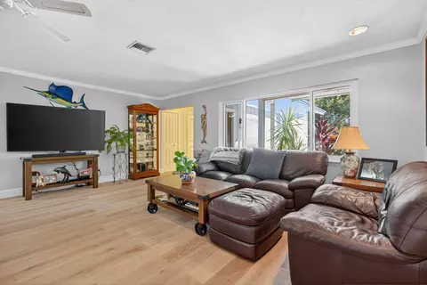 Living - 5095 SE Manatee Ter, Stuart, FL 34997 photo 3 of 4