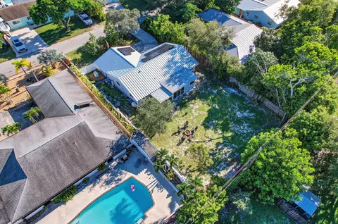 View/Area - 5095 SE Manatee Ter, Stuart, FL 34997 photo 13 of 16