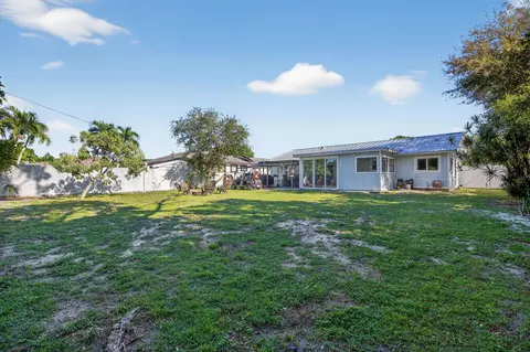 Exterior - 5095 SE Manatee Ter, Stuart, FL 34997 photo 7 of 15