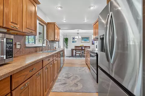 Kitchen - 5095 SE Manatee Ter, Stuart, FL 34997 photo 2 of 4