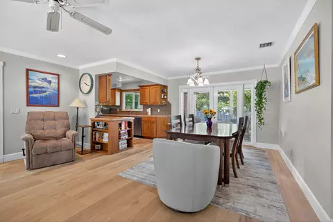Dining - 5095 SE Manatee Ter, Stuart, FL 34997 photo 1 of 4