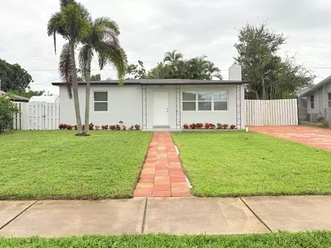 512 Aspen, West Palm Beach, FL 33409