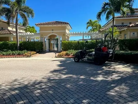 1110 Lake Shore Dr #103, Lake Park, FL 33403