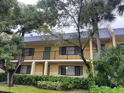 1215 Meadows #1215, Boynton Beach, FL 33436