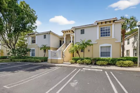 23269 Carolwood Ln #201, Boca Raton, FL 33428