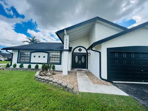 8500 NW 52nd Ct, Lauderhill, FL 33351
