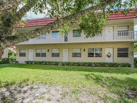 14 Vista Palm Ln #105, Vero Beach, FL 32962