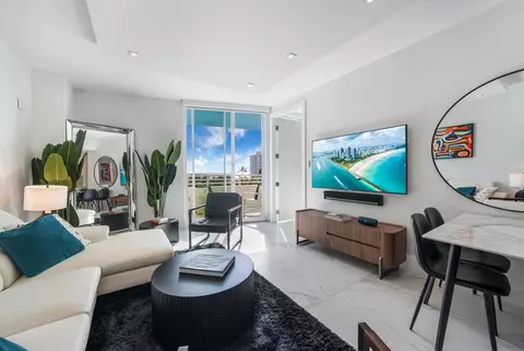 225 Collins Ave #6J, Miami Beach, FL 33139