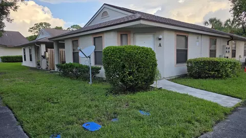 2818 Stoneway Ln #A, Fort Pierce, FL 34982