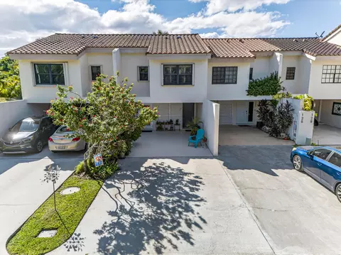 112 NW 45th Ave, Deerfield Beach, FL 33442