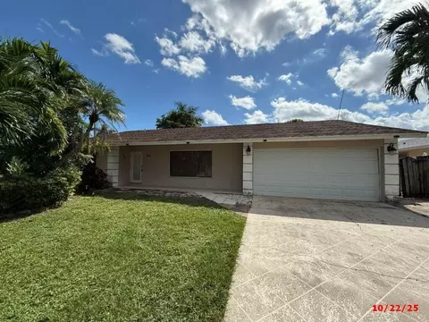 5340 Guildcrest St, Lake Worth, FL 33463