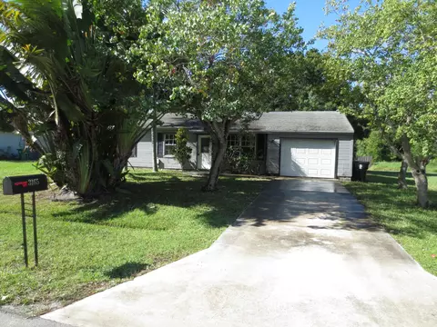 3165 SEast Blackwell Dr, Port Saint Lucie, FL 34952