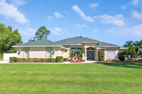 713 SE Damask Ave, Port Saint Lucie, FL 34983