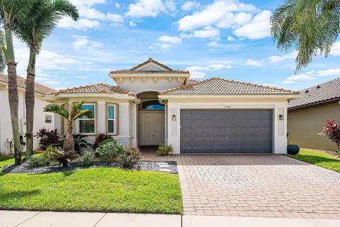 7580 Monarch Ct, Delray Beach, FL 33446